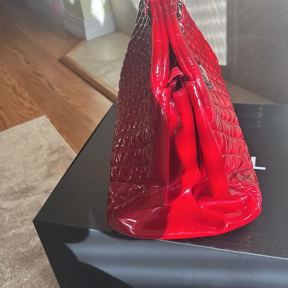 Chanel Red Patent Leather Shoulder Bag – 2010/2011 Karl Lagerfeld Collection